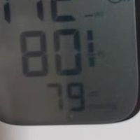 鱼跃腕式电子血压计精准测量