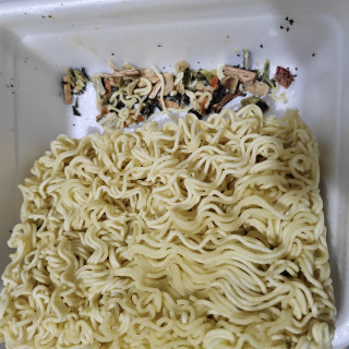 吃个泡面也要货比三家，不是三个店家，而是三个平台！