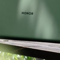 HONOR Turbo X引擎加持轻薄机身