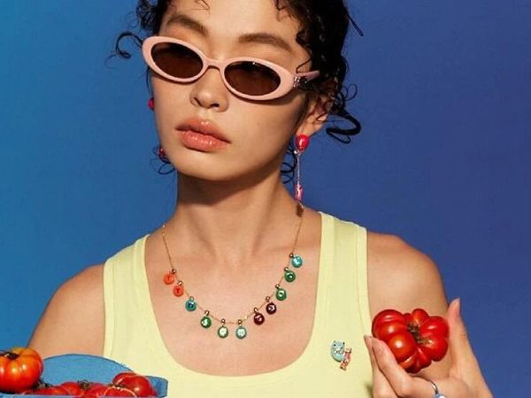 杨超越、黄龄、马丽同款配饰清单流出，原相机也能出大片