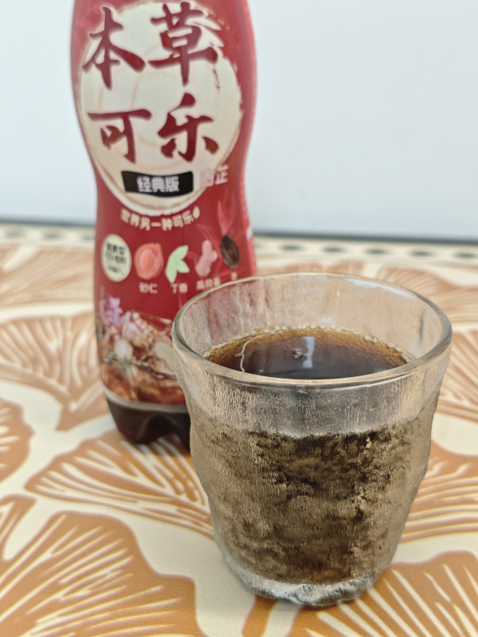 崂山矿泉碳酸饮料