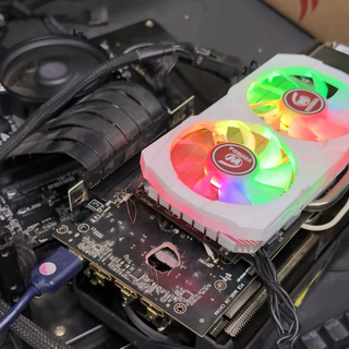 两张显卡合体复活术：RX 580 给 RTX 5070 Ti 输血，成功点亮！