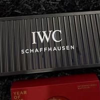 万国飞行员计时表:深绿表盘的魅力