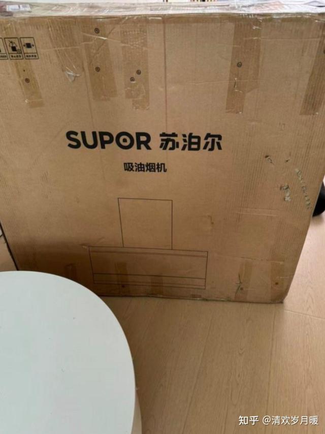 想要打造完美厨房到底需要哪几步？燃气灶和油烟机缺一不可!苏泊尔的不粘免洗吸油烟机S1max和苏泊尔防爆灶F1pro简单测评。