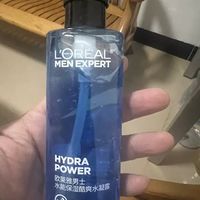 欧莱雅男士爽肤水：快速吸收不油腻