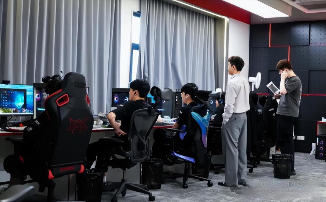 ASI败者组惨案：WBG被LCK六号种子横扫揭开LPL青训与态度双重危机