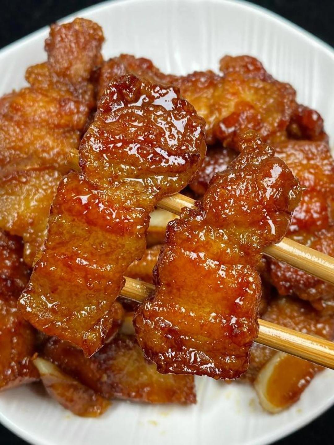 五花肉的99种美味暴击:从红烧脆皮到跨界混搭全揭秘