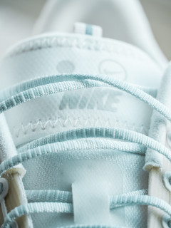 还记得你挣钱买的第一双Nike吗？