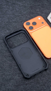 铝合金边框下的iPhone 17Pro必须选择UAG 手机壳啊