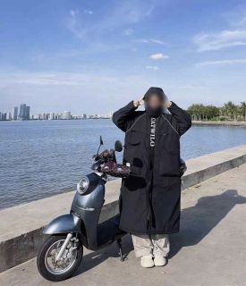 今年冬天别买羽绒服了  都去冲电动车服  超级暖和
