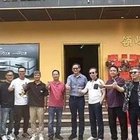 10月12日,广州领峰·声越美十五周年店庆暨品牌授权仪式盛大举行