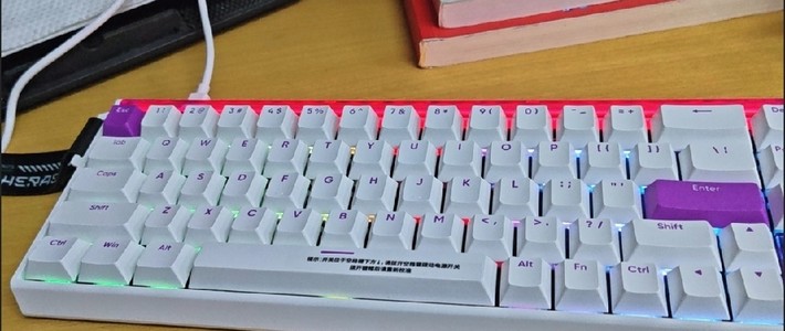 狼途BOOM68磁轴键盘：游戏办公都能打的实用款