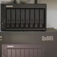 放弃 TS264C，选 Qu805 八盘位 NAS （八盘位 + 3799 元真香）