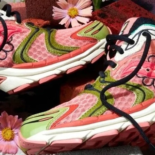 把纽约街头花园穿在脚上！Jae Tips x Saucony 新联名美成「移动花圃」