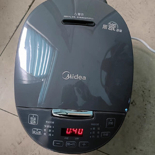 美的FB08M301电饭煲：1-2人小家庭的煮饭好帮手