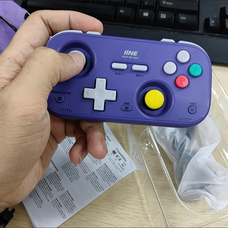 良值复古卡片游戏手柄：掌机党的怀旧游戏搭档