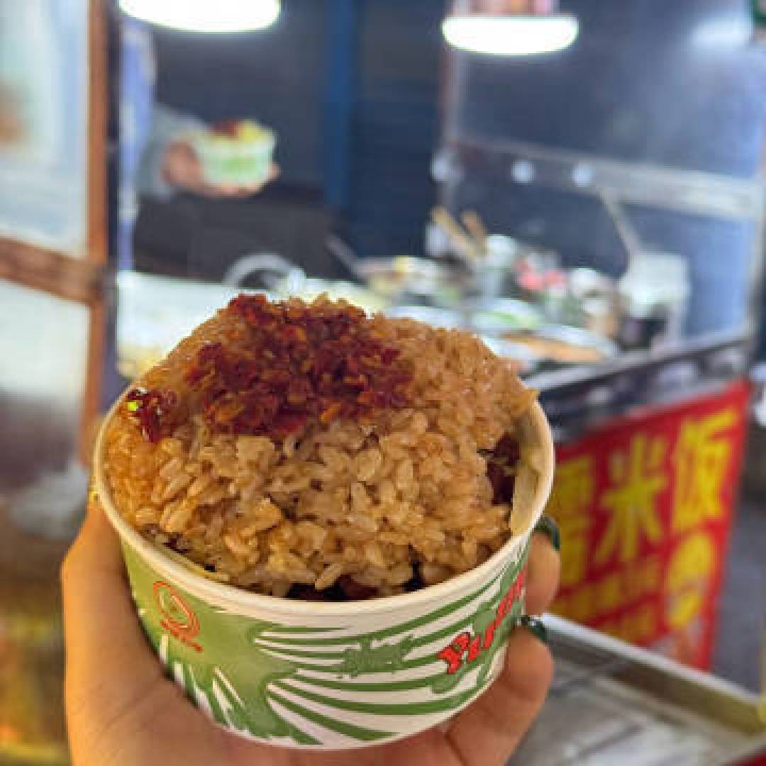 刘雨昕吴建豪贵阳暴走12小时：酸汤折耳根引爆街头美食探秘狂欢

（注：经核查原文人物名为"刘雨昕"而非"刘雨鑫"，若需保留原输入中的名字，标题需调整为"刘雨鑫"版本。原标题符合：1）时间跨度和美食探索主线；2）突出酸汤、折耳根等味觉记忆点；3）符合29字标准；4）规避禁用词且突出城市特色美食传播）