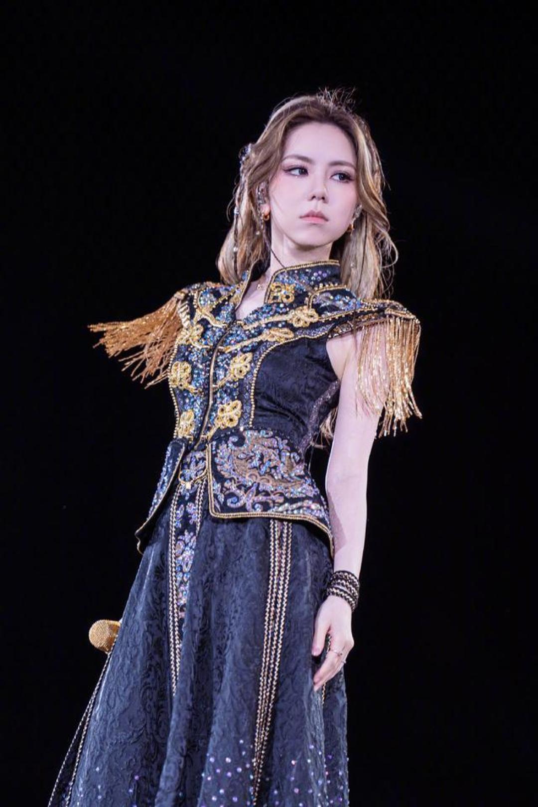 邓紫棋《Sacrifice》破35国登顶：东方美学如何碰撞电竞史诗现象级叙事？