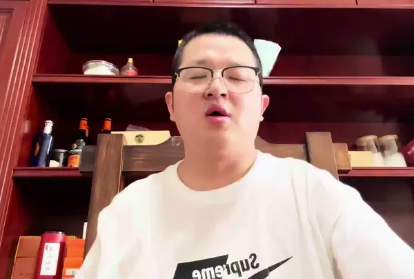 手表拆箱视频来了！#机械表#天梭力洛克系列