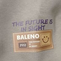 班尼路卡其色卫衣：复古与未来