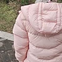 笛莎轻薄羽绒服：过敏体质娃的安心选择
