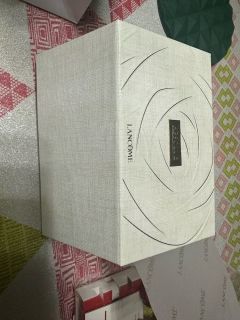 兰蔻菁纯防晒，高倍防护养肤两不误