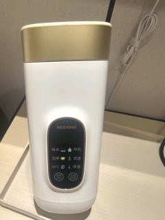 出差/旅行的必备神器   摩动便携式烧水壶/保温壶/恒温水杯