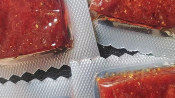 卫龙亲嘴烧：解馋不腻的零食选择