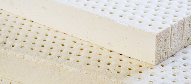 床垫到底怎么选？椰棕、乳胶、弹簧挑花眼？看完这篇不踩坑