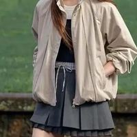 矮个子秋季穿搭：裙子与外套的搭配