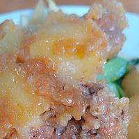 一箸蒸肉融暖意，几勺鱼丸慰饥肠
