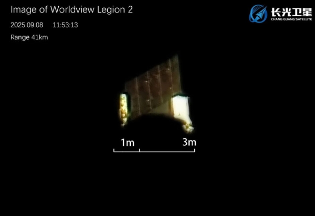 吉林一号卫星拍卫星也是一绝!看这四张神奇的“太空照”