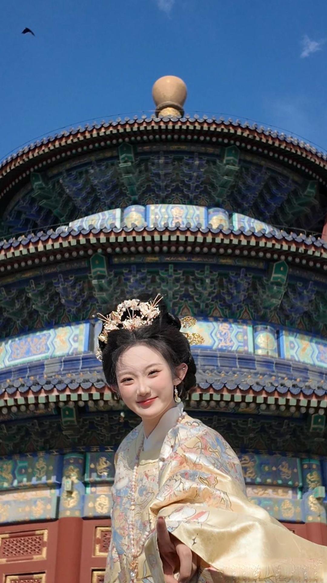 月白马面摇曳生姿!明制汉服用doll感从影视考据杀入日常穿搭