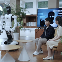 智元“摇钱树”精灵系列升级G2，该工业级交互式具身作业机器人已获数亿元订单