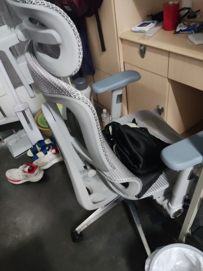 电脑椅