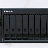 真正的家用NAS终结者！8盘位+ZFS+双M.2缓存，威联通Qu805NAS测评