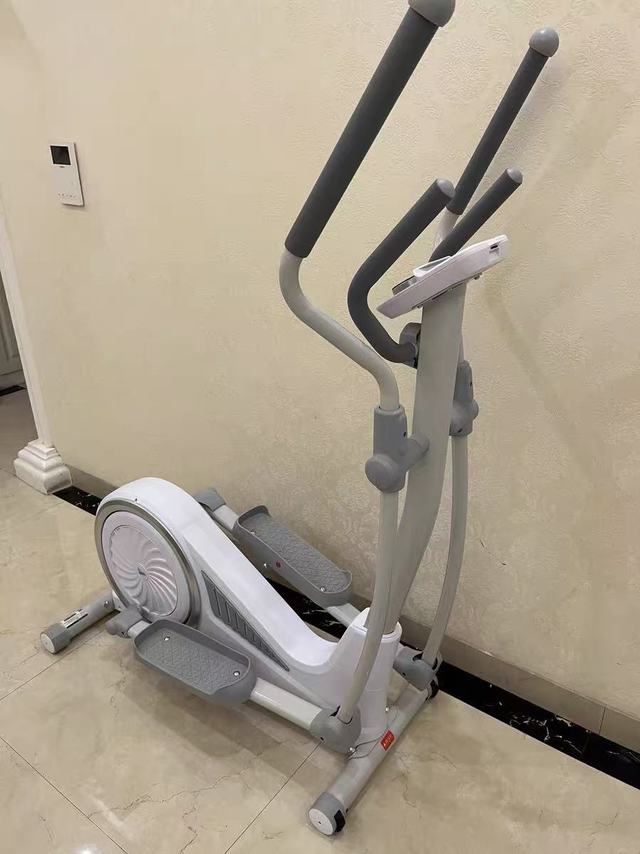 蜗牛X家用小型椭圆机，健身超省心