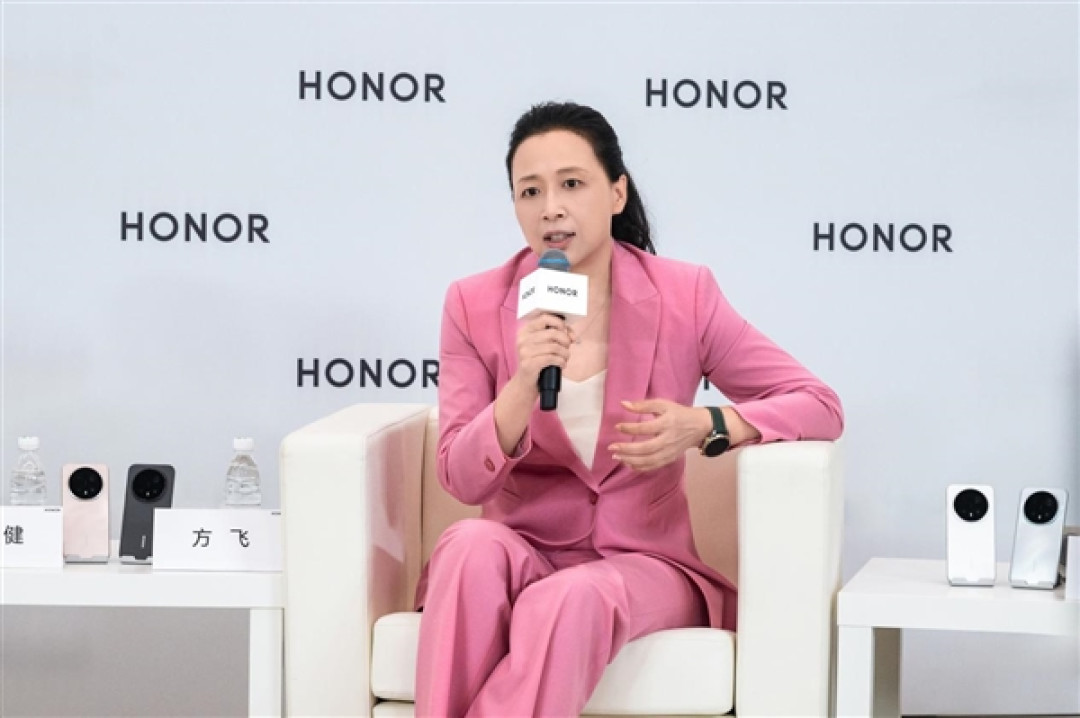 从AiPhone到ROBOT PHONE:荣耀掌控未来AI话语权