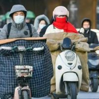 电动车防风被是冬季保命神器还是隐形杀手？3000个网友吵翻了