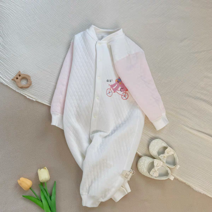 婴儿服