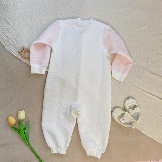 婴儿服