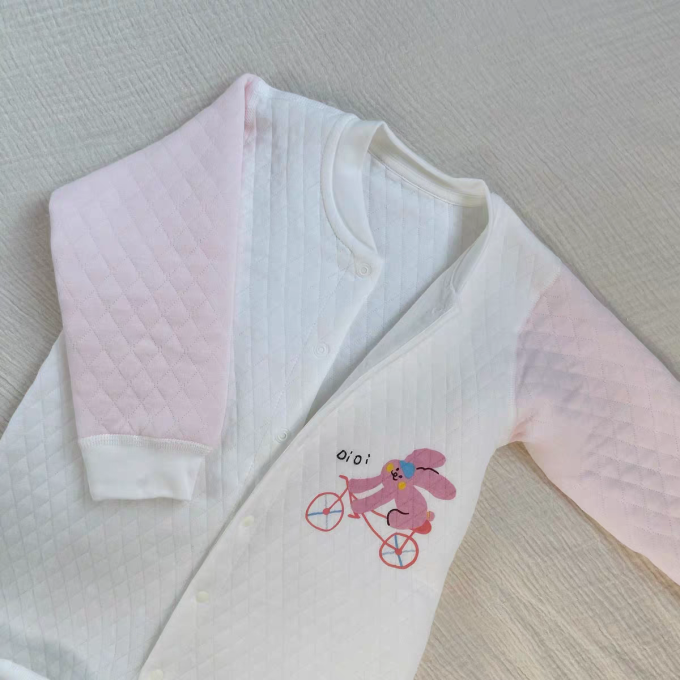 婴儿服