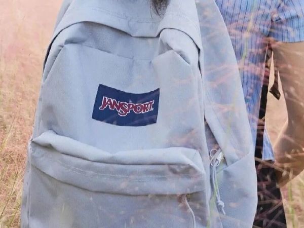 学生党&打工人必看！JanSport这款新背包，实用到想焊在背上！