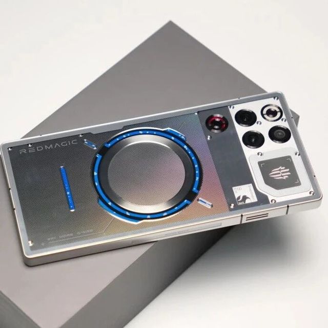 红魔11 Pro+评测：手机也能上“水冷”？它真就这么干！