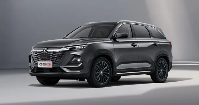 新款长安CS75 PRO限时7.59万起，提供5座/7座车型