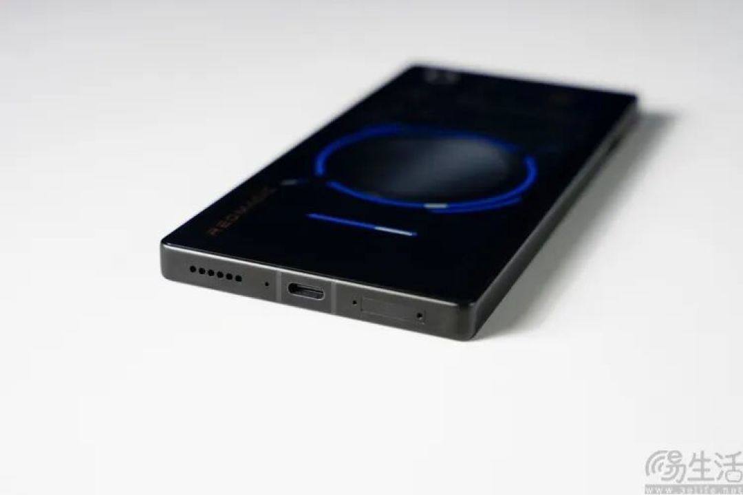 风水双冷、性能新巅峰:红魔游戏手机11 PRO+专项测试