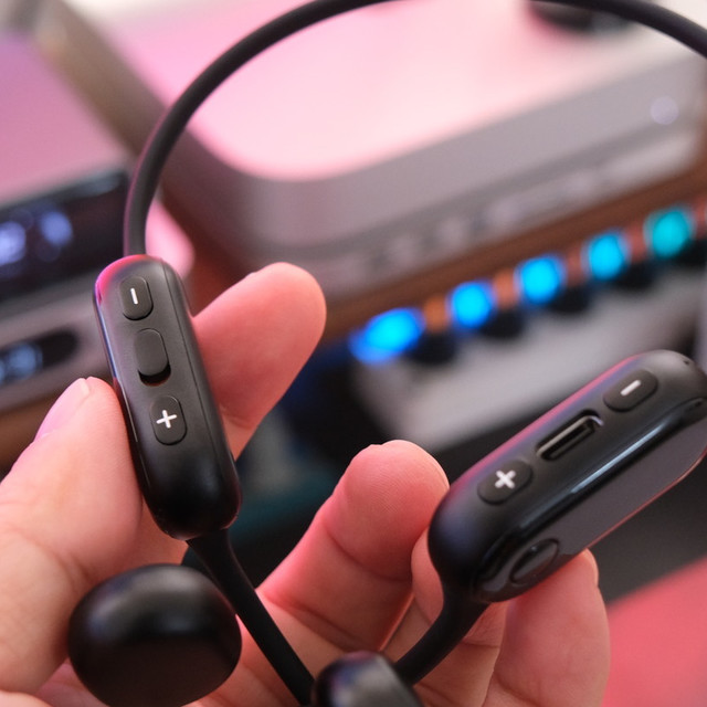 给爸妈买助听器别踩坑！左点G4 Pro戴着像耳机听得清，孝心不闲置