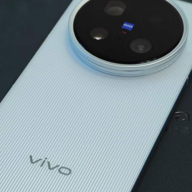 买新还是买旧？降价VS新品，vivo x200与X300哪个系列更值得买