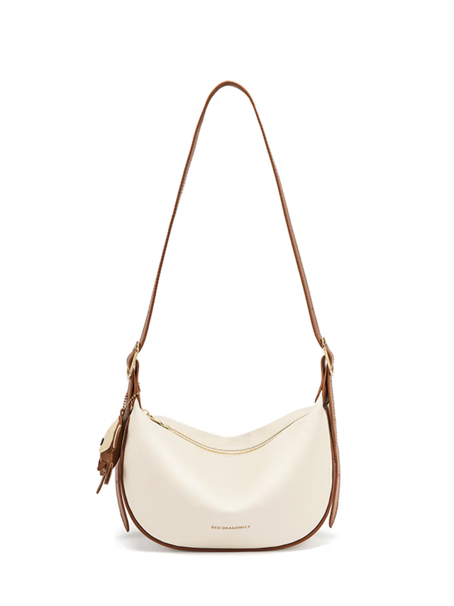 通勤新宠：我的红蜻蜓2025牛皮包，多背法超实用