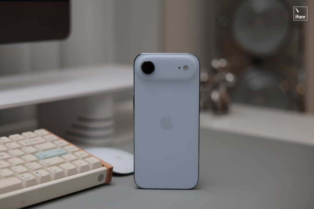 iPhone Air 港版评测:瘸腿是真瘸腿,好看也是真好看